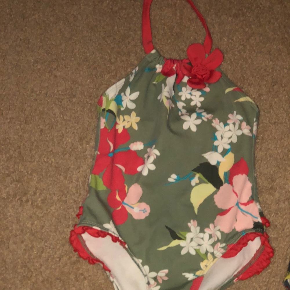 Size 6 swimsuit
